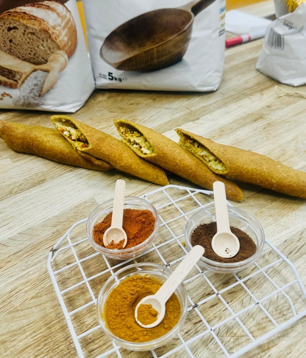 Ανατολίτικη πίτα Bafra με κιμά γαλοπούλας & παιδικό κάρυ