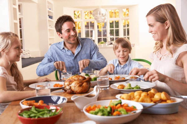 Η σημασία των οικογενειακών γευμάτων: Χτίζοντας δεσμούς και υγιεινές συνήθειες